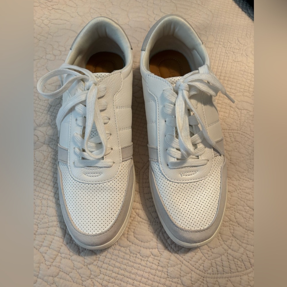 Universal Threads white sneakers